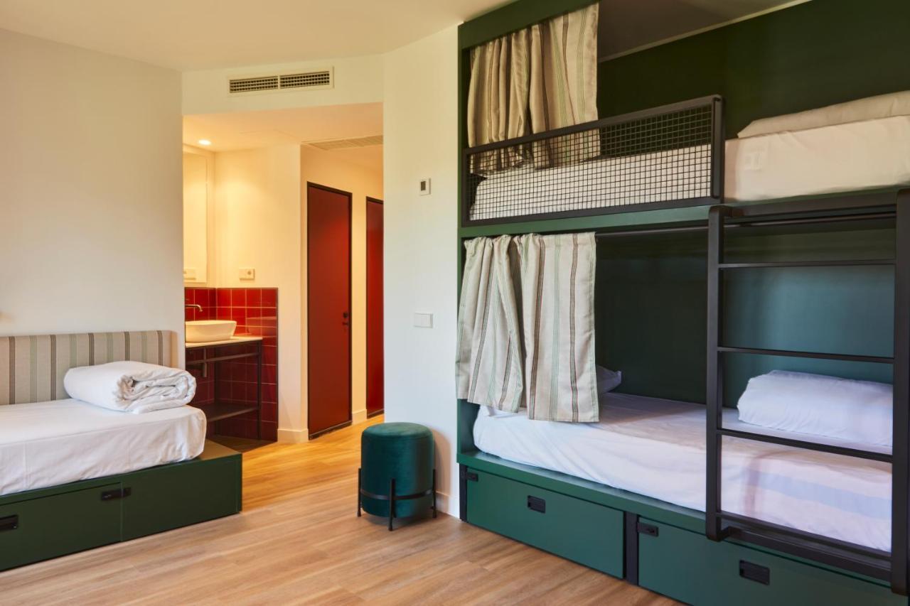 Latroupe Prado Hostel Madrid Extérieur photo