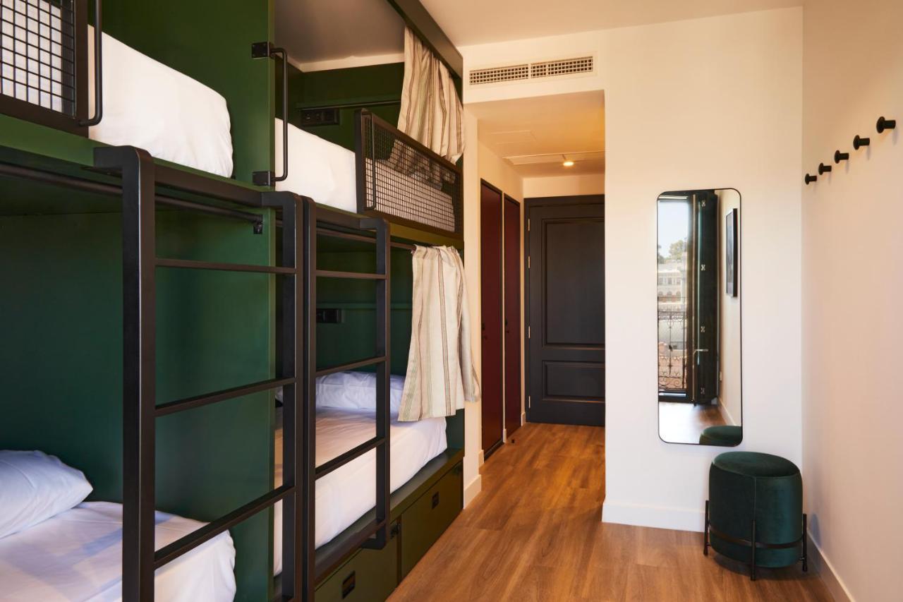Latroupe Prado Hostel Madrid Extérieur photo