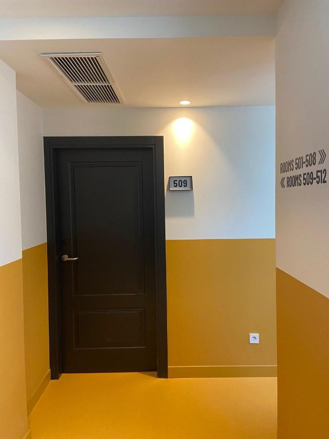 Latroupe Prado Hostel Madrid Extérieur photo