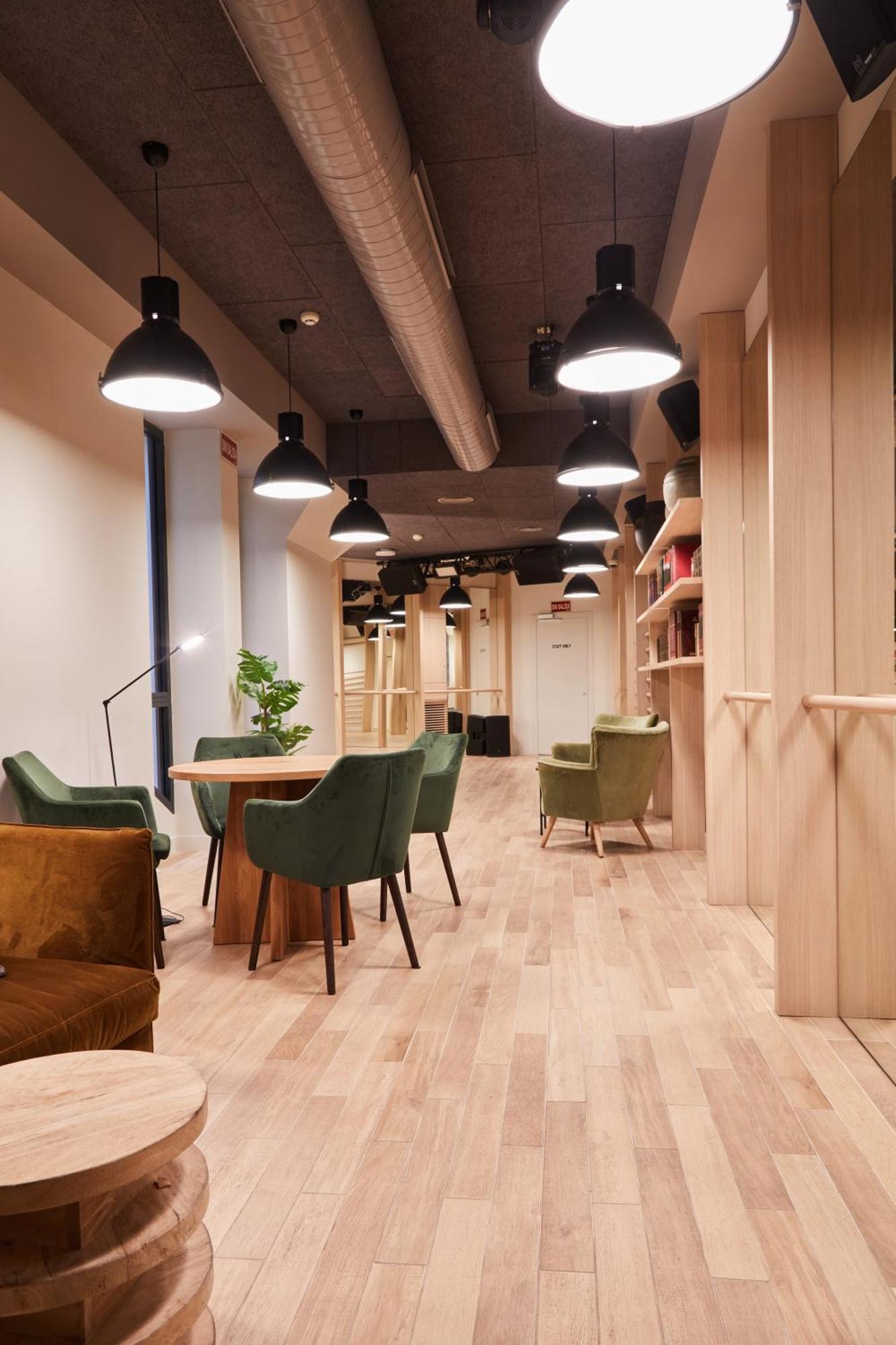 Latroupe Prado Hostel Madrid Extérieur photo